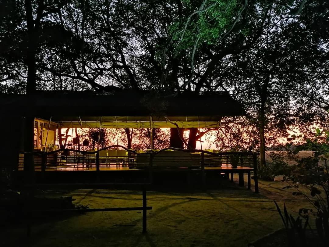 Shakawe Askiesbos - Samochima Bush Camp מראה חיצוני תמונה